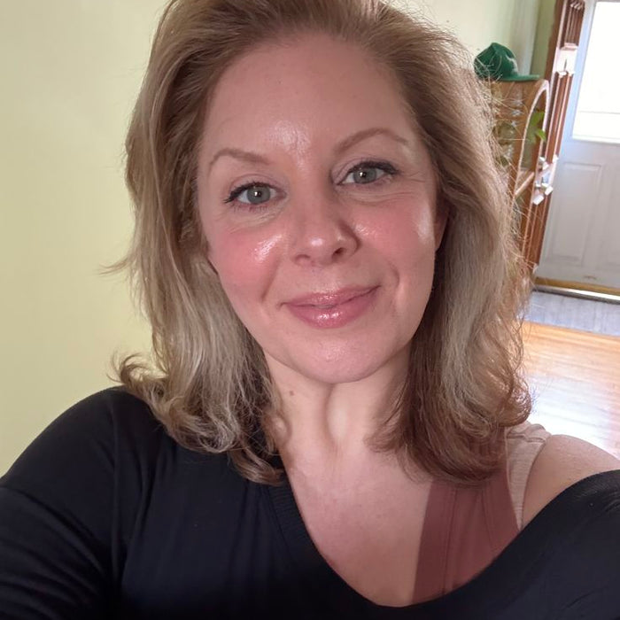 Amanda, 47